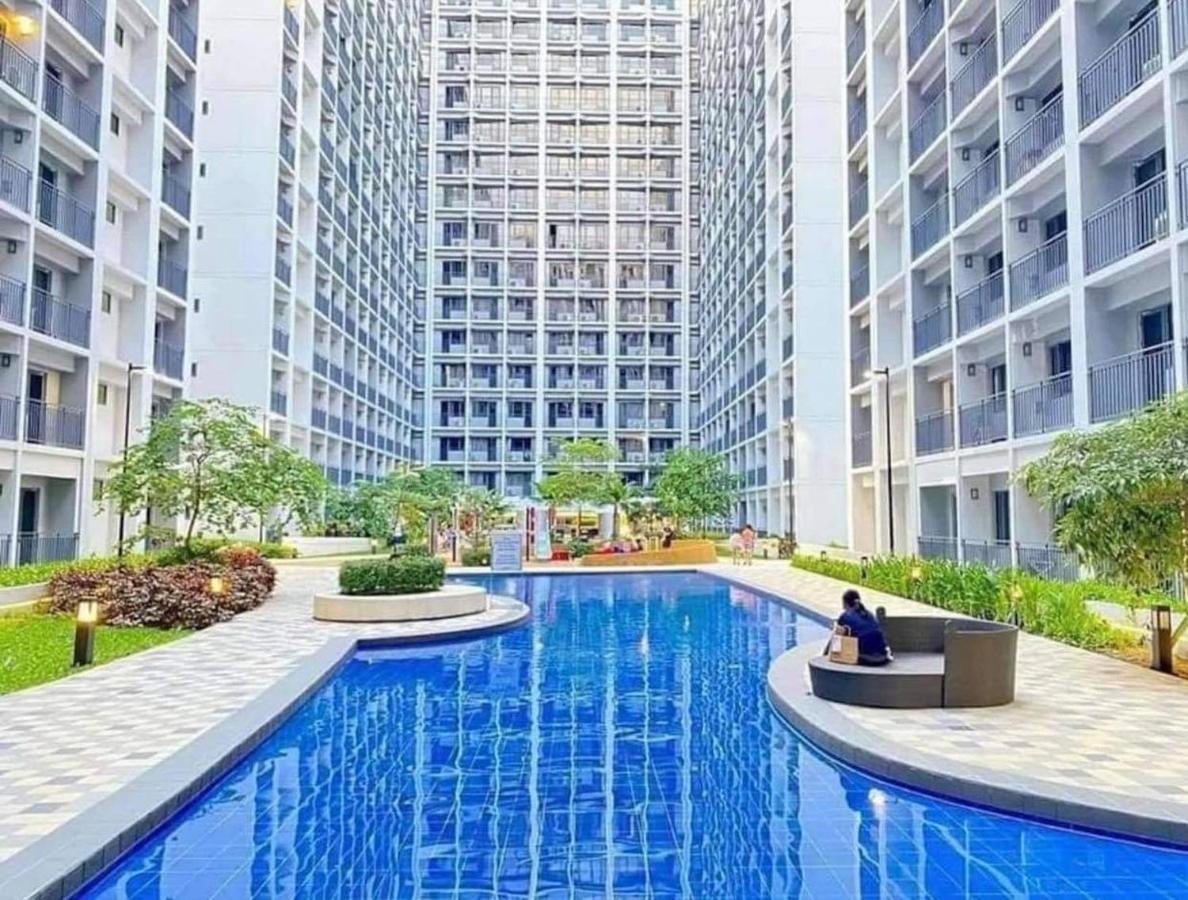 Deluxe Suites Razelles 2 At Shore 2 Residences Tower 1 Pasay Exterior photo