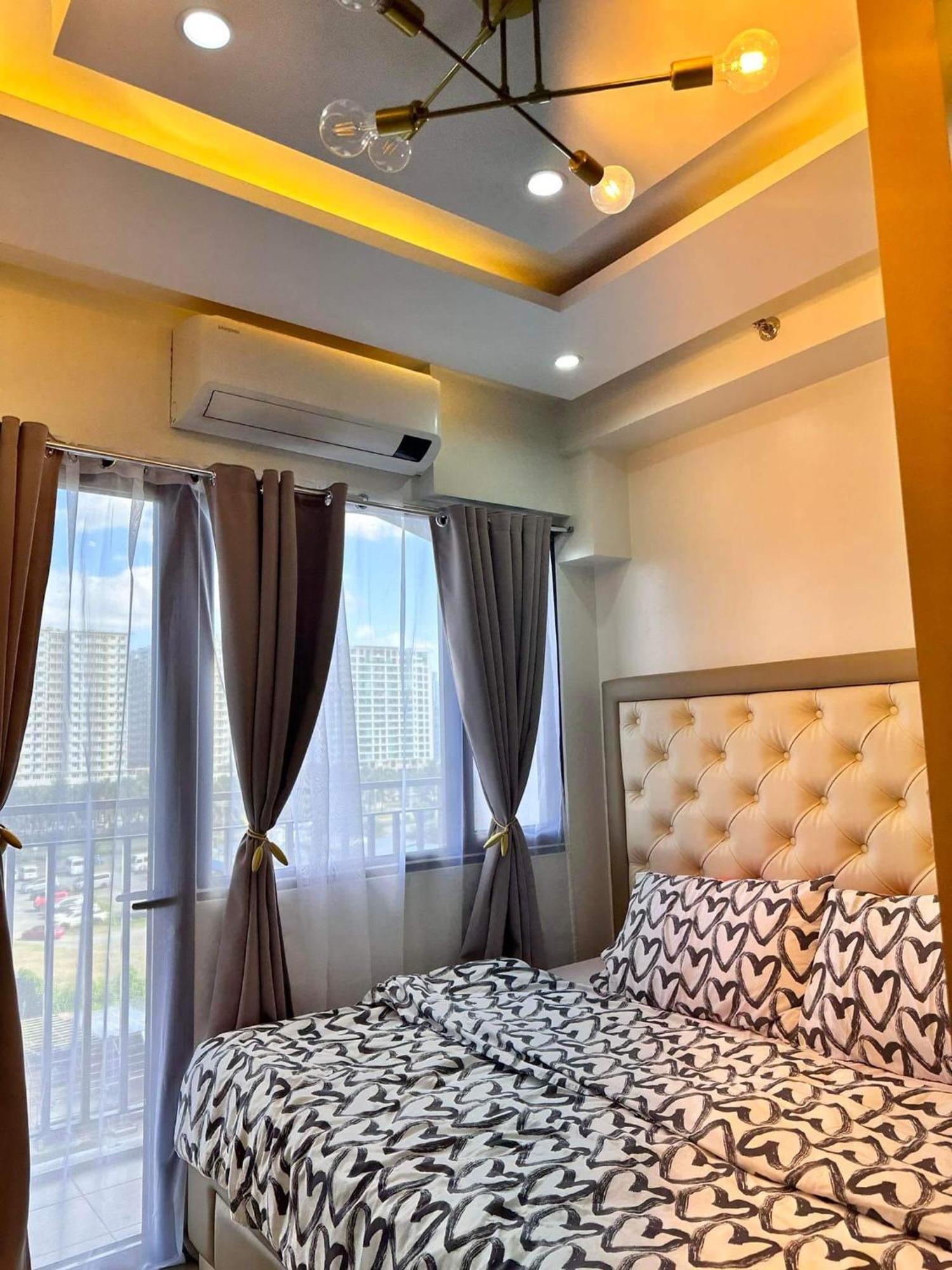 Deluxe Suites Razelles 2 At Shore 2 Residences Tower 1 Pasay Exterior photo